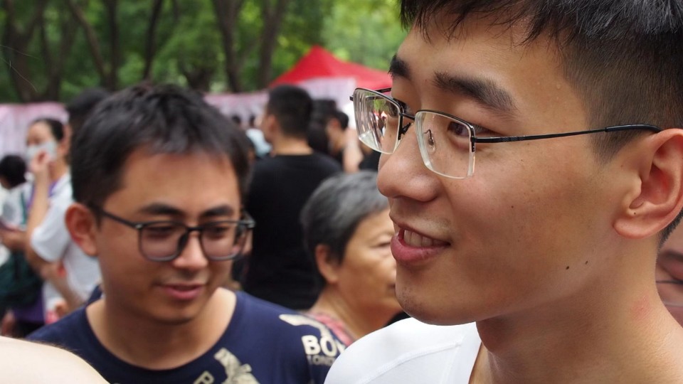 千佛山相亲大会：读研同门师兄、单位同事们结伴而来