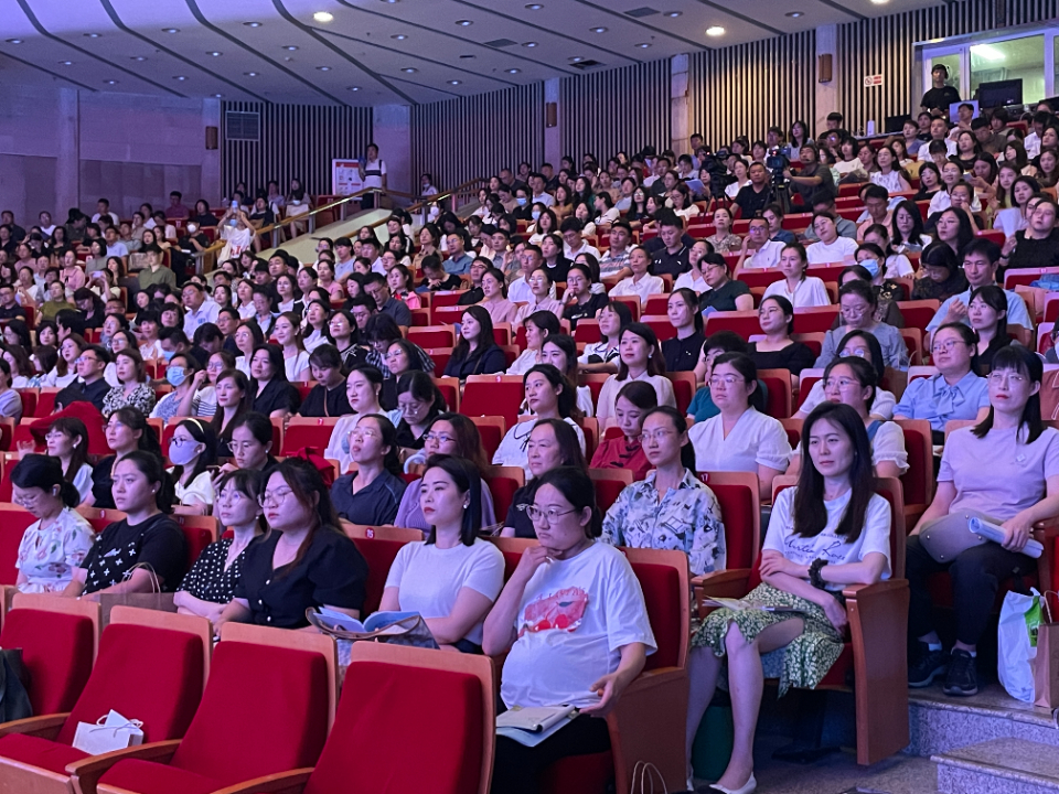 621名教师集结完毕！青岛启动青年教师菁英计划首期培养工程