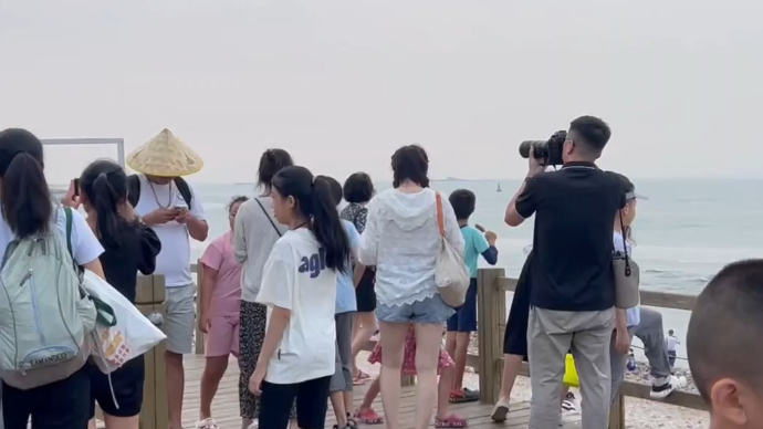 果然视频|长岛九丈崖人气火爆，员工哑嗓上岗，景区配备喉宝