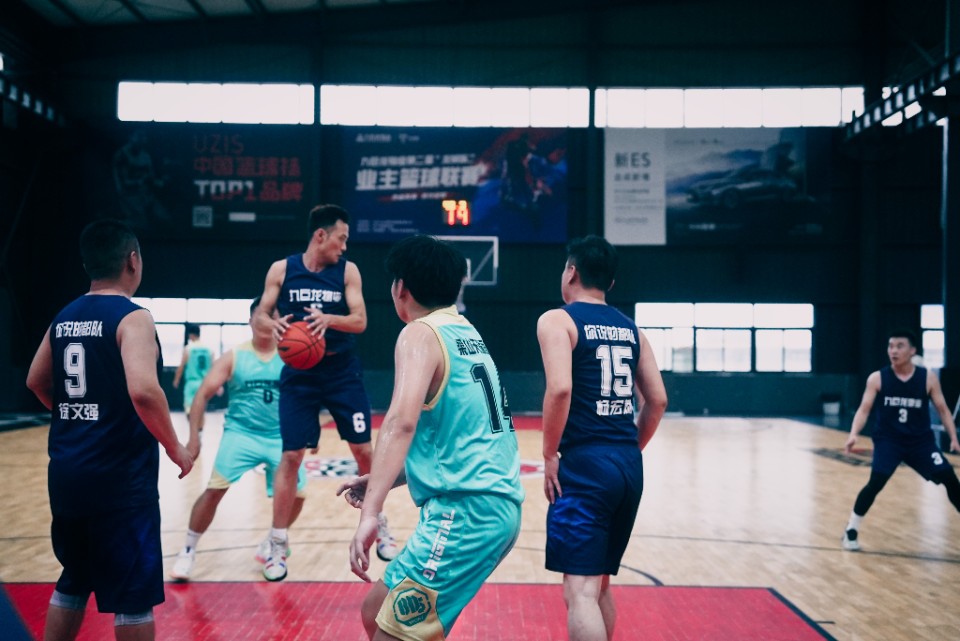 图集|九巨龙物业“龙城杯”业主篮球赛晋级小组赛第2场开赛