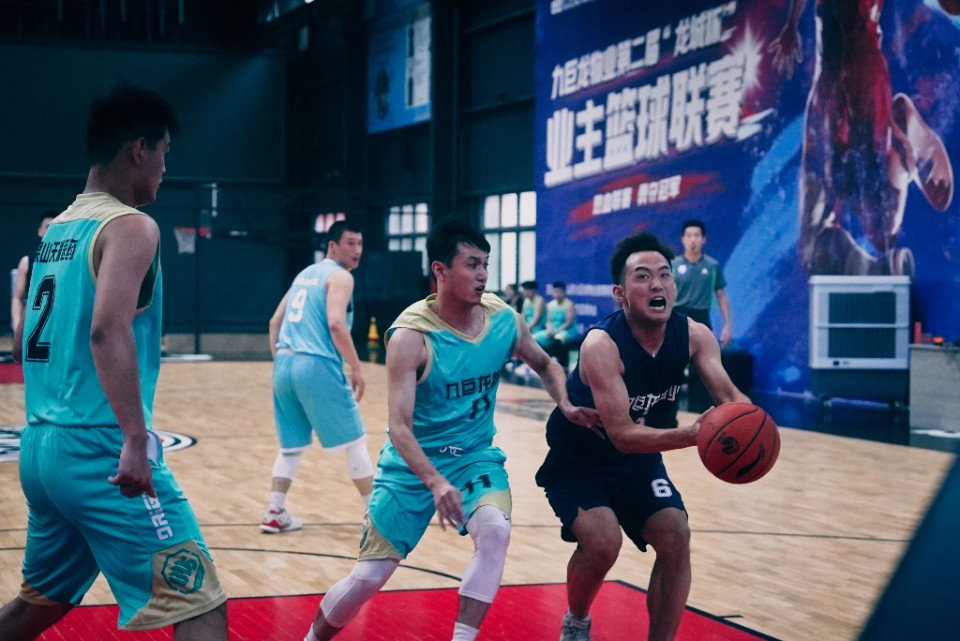 图集|九巨龙物业“龙城杯”业主篮球赛晋级小组赛第2场开赛