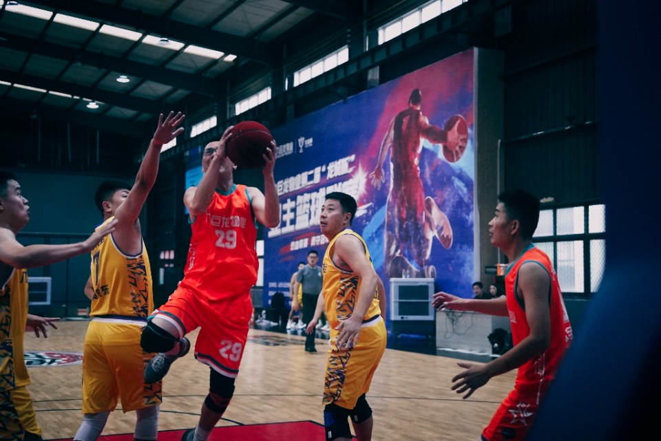 图集|九巨龙物业“龙城杯”业主篮球赛晋级小组赛第2场开赛