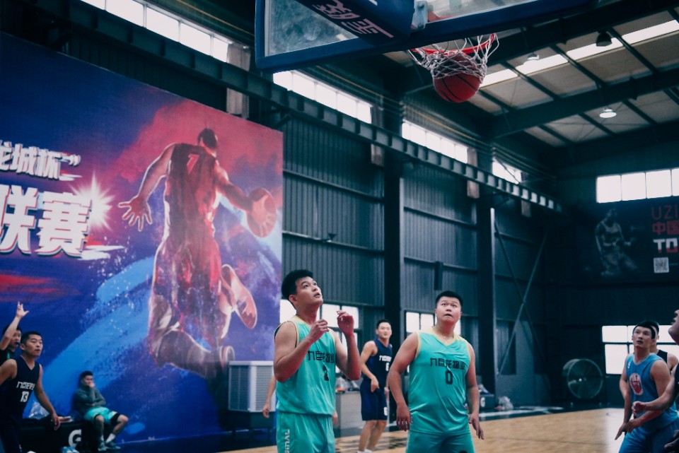 图集|九巨龙物业“龙城杯”业主篮球赛晋级小组赛第2场开赛