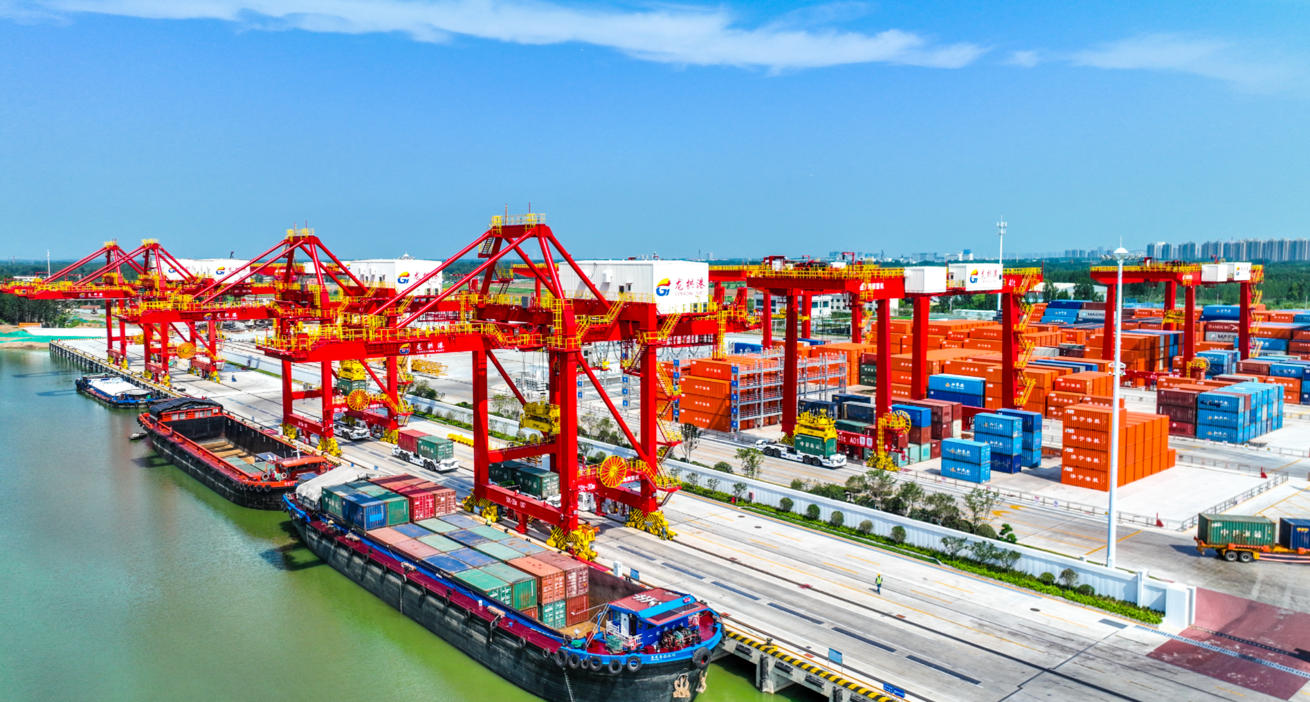 通江达海好“运”来丨龙拱港今年吞吐量近8万标箱