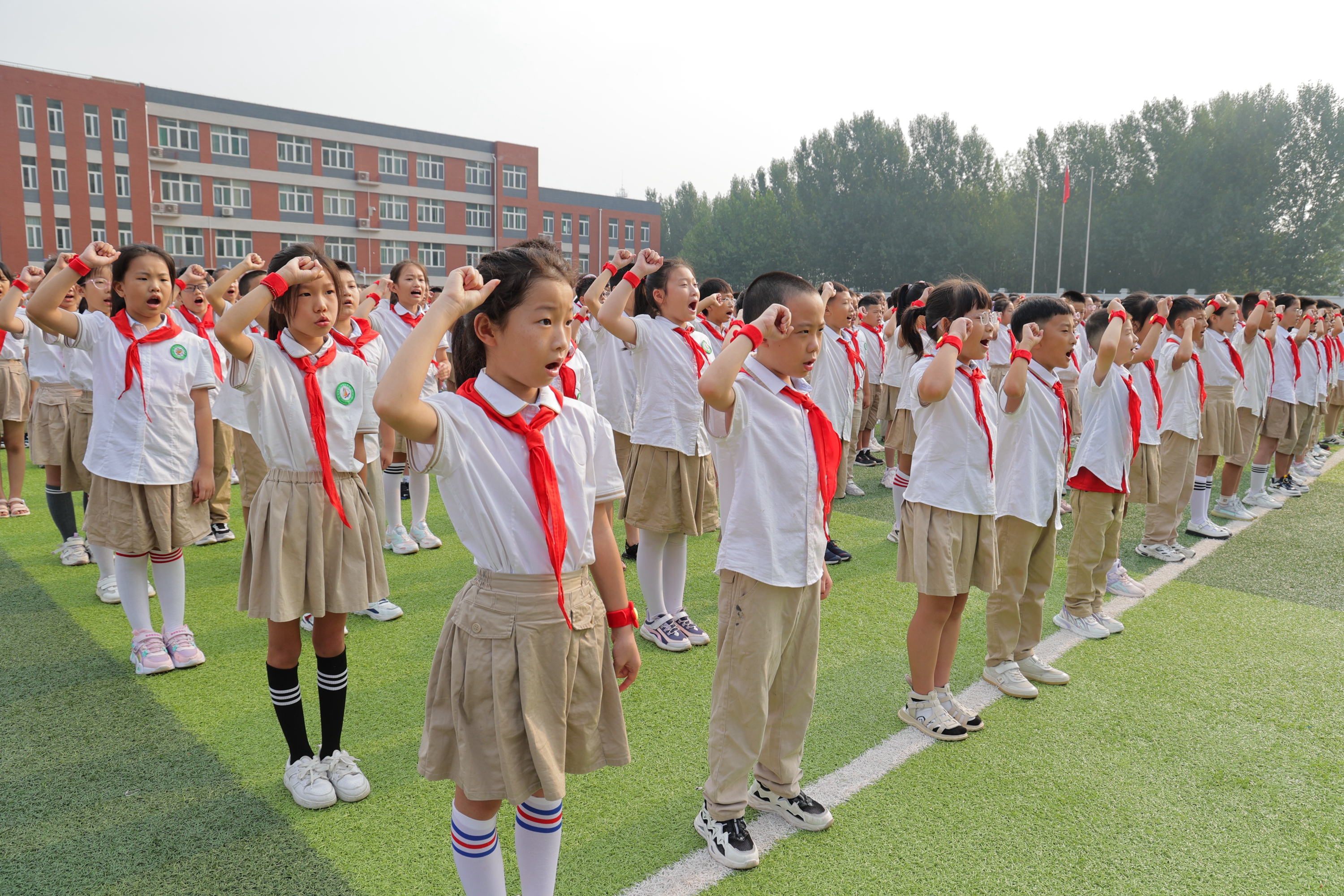 "济南高新区科航路学校开学啦!-齐鲁晚报·齐鲁壹点
