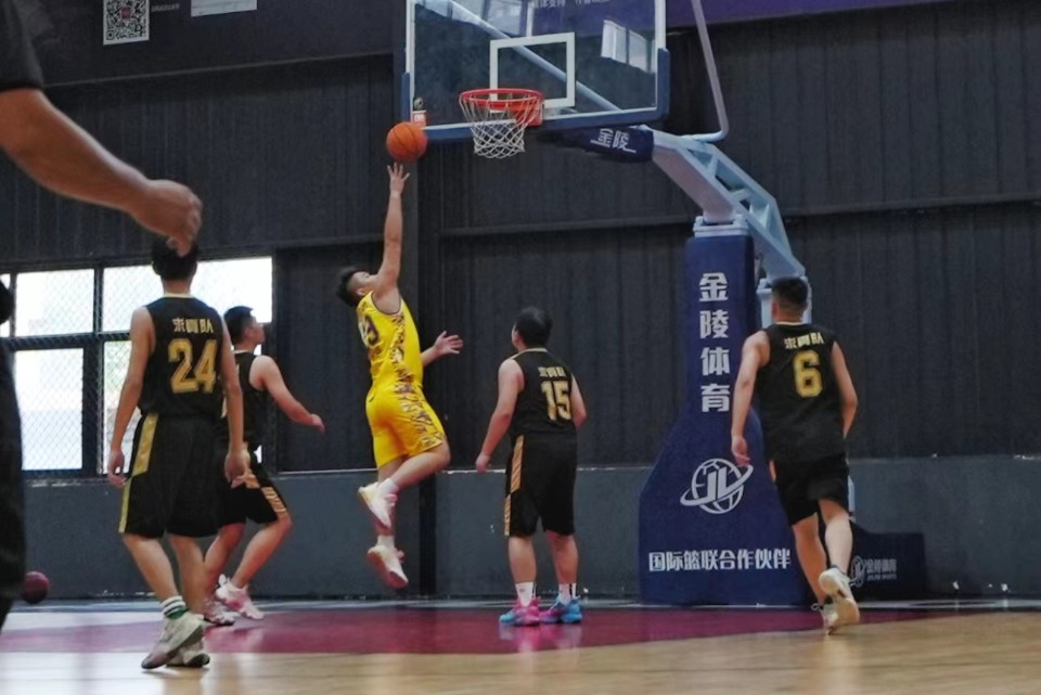 图集|九巨龙物业“龙城杯”业主篮球赛晋级小组赛第3场精彩来袭