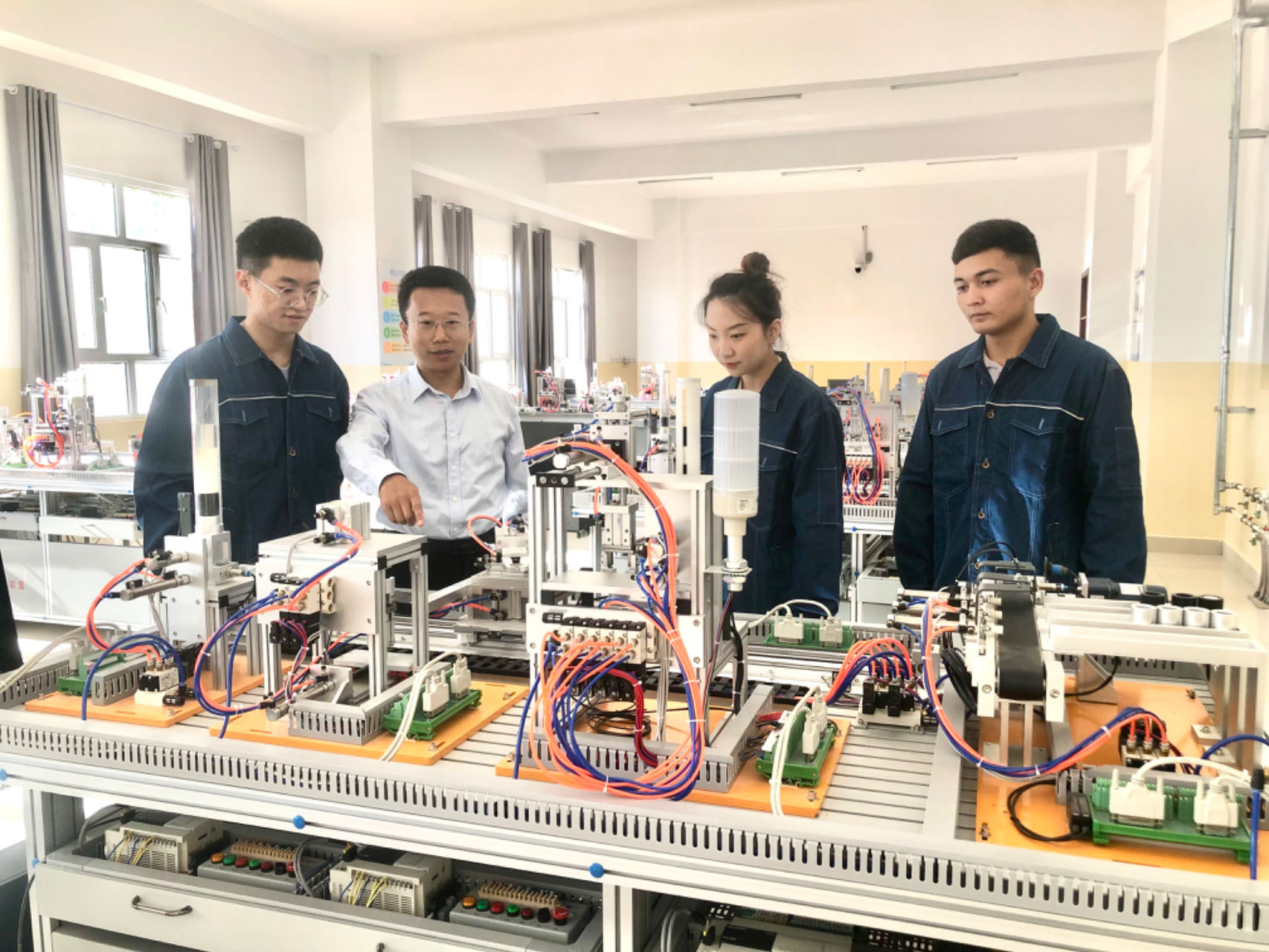 济南工程职业技术学院张世亮： 万里援疆担使命 初心不变为育人