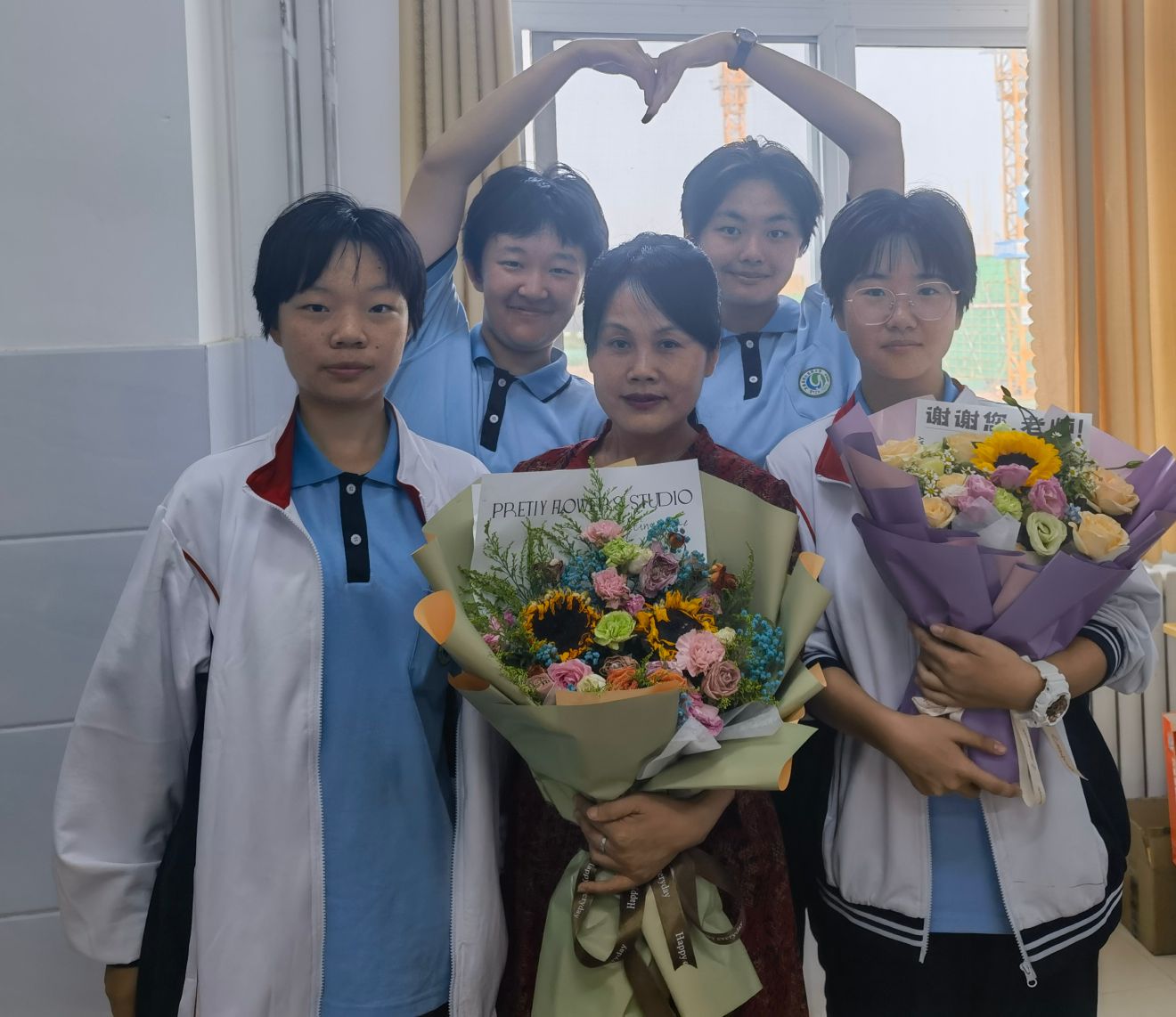 济南高新区实验中学张玉香：  身为人师堪自豪，满腔爱心写春秋