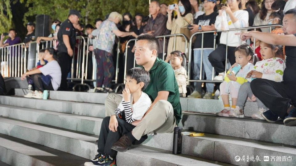 壹点图集丨淄博公园版“T台秀”来了：一场跨越千年的“丝之恋”