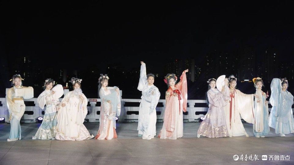 壹点图集丨淄博公园版“T台秀”来了：一场跨越千年的“丝之恋”