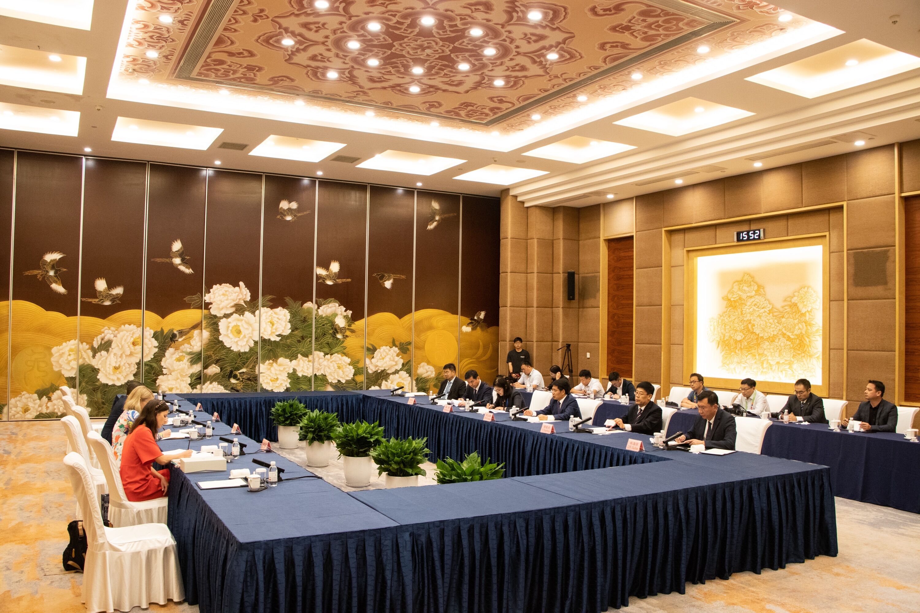 邓云锋副省长与奥地利上奥州副州长举行双边会谈