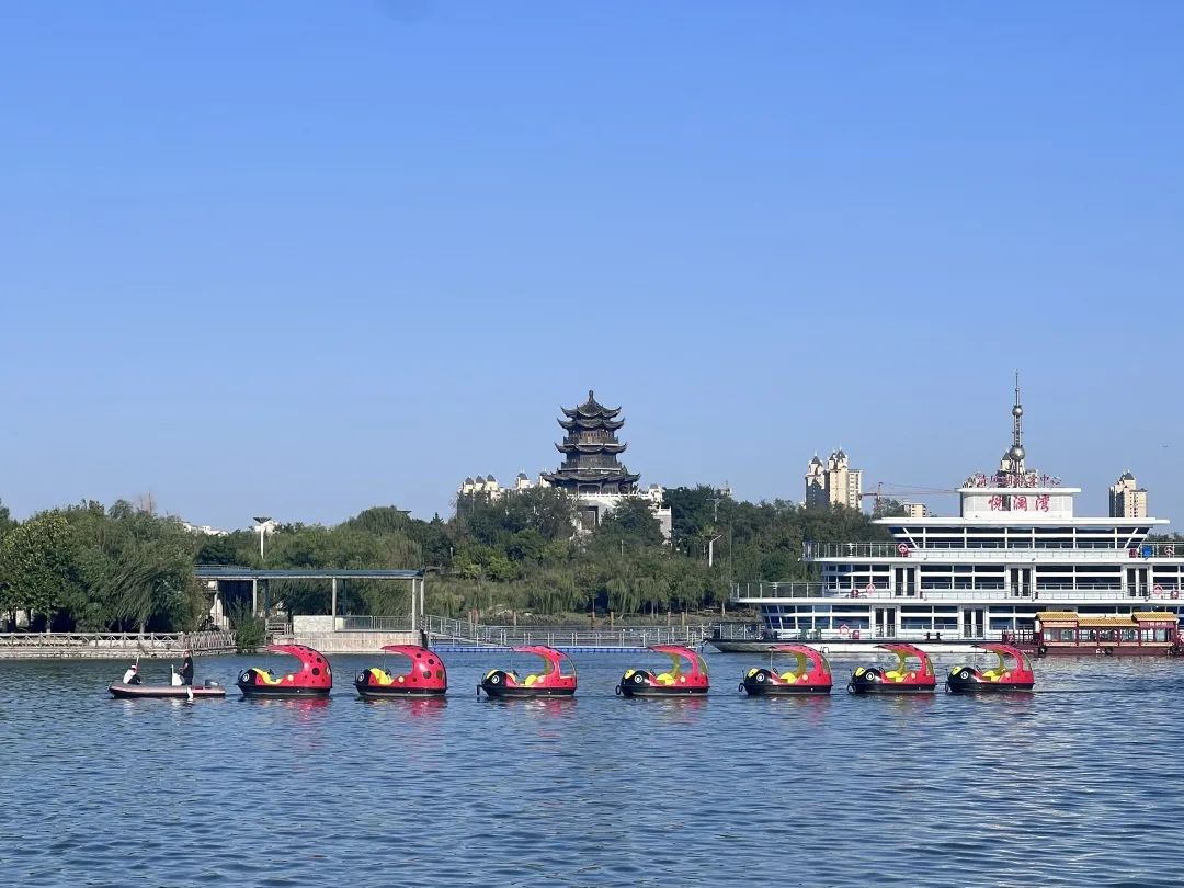 悠悠小长假来广利河泛舟赏月邀您共赴良辰美景之约