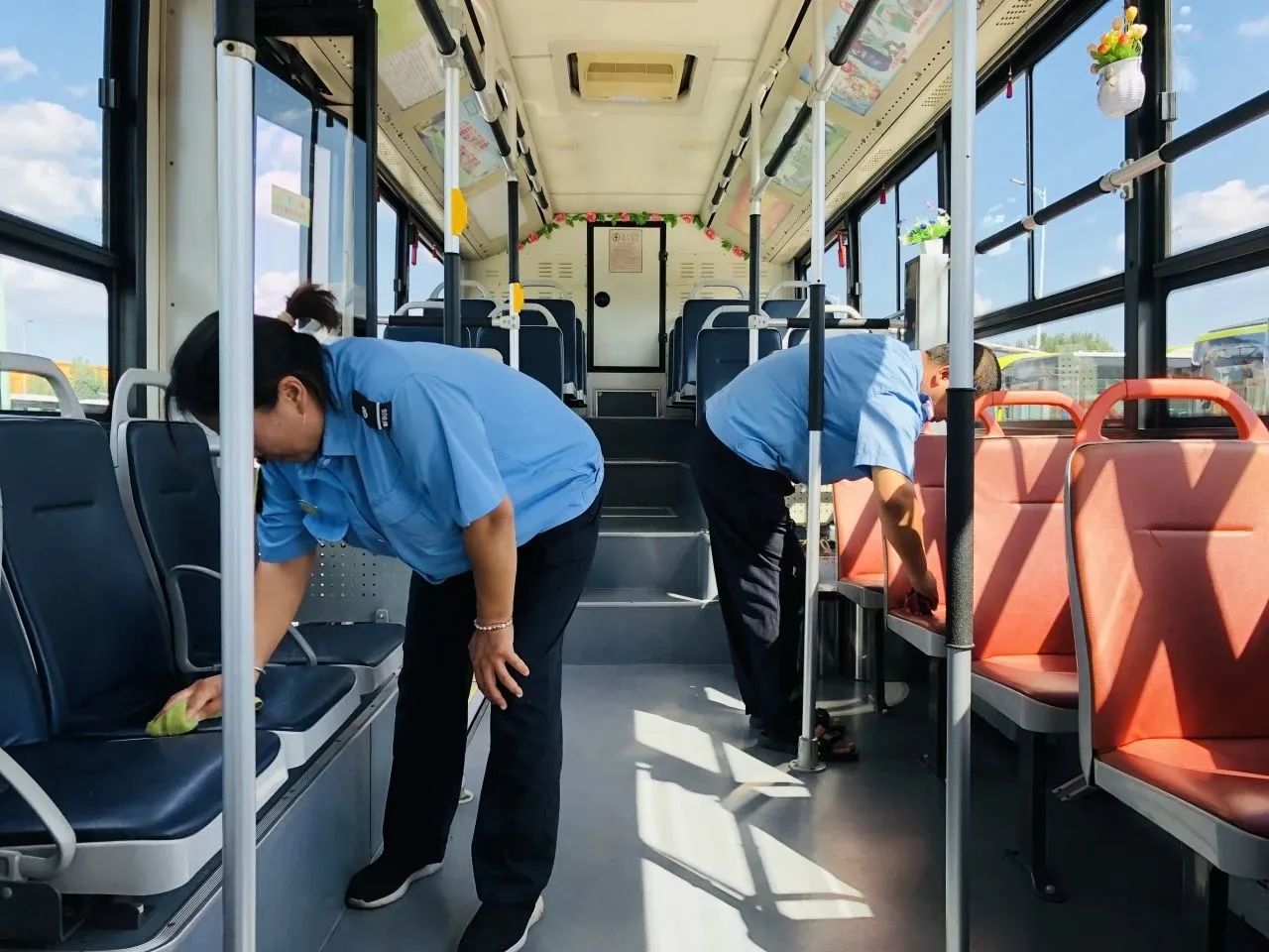  岗位坚守，护航“双节”，记潍坊公交人的“十一”假期