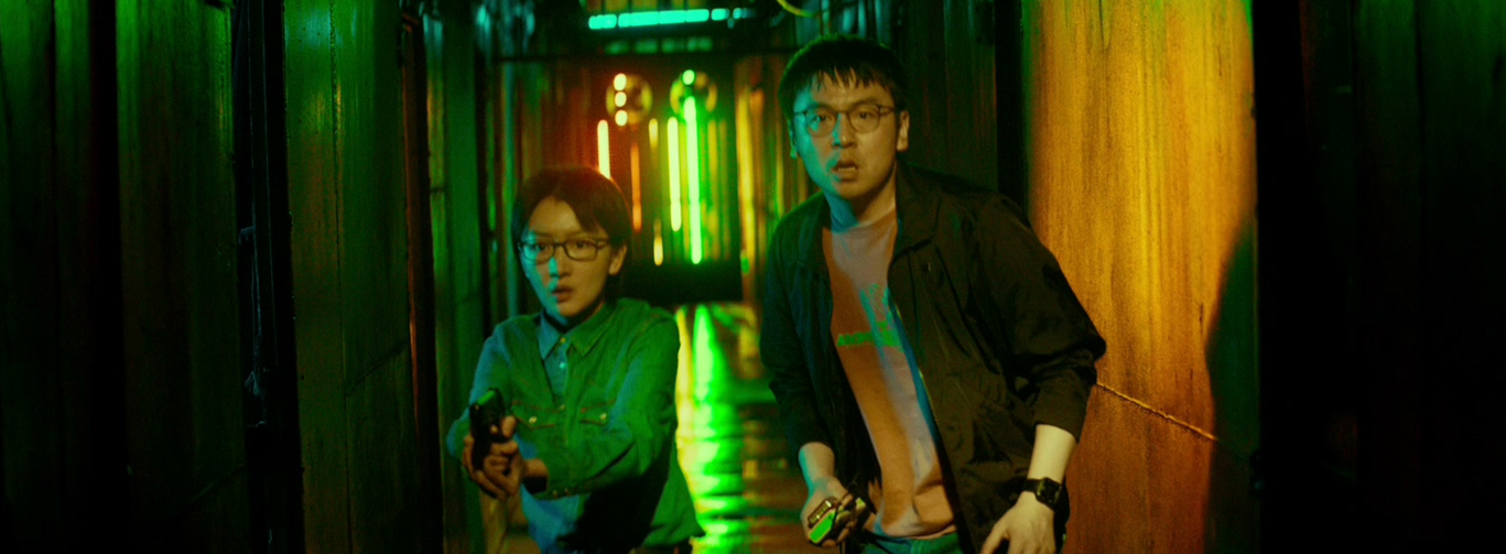 电影《坚如磐石》连续三天保持日冠，成为双节当日票房冠军