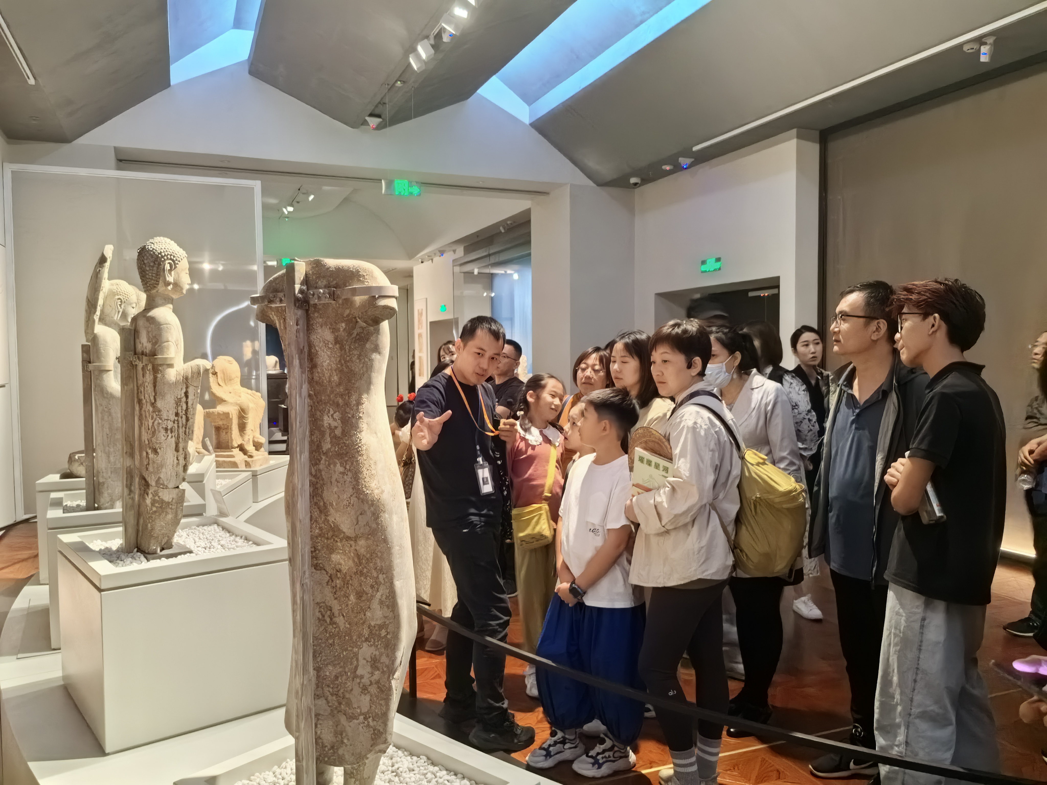 研学与亲子游盛行，潍坊各标志文旅建筑成市民国庆“打卡地”