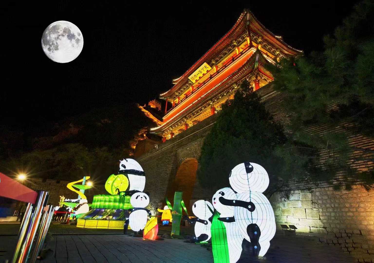 闪耀长城！潍坊花灯大放异彩