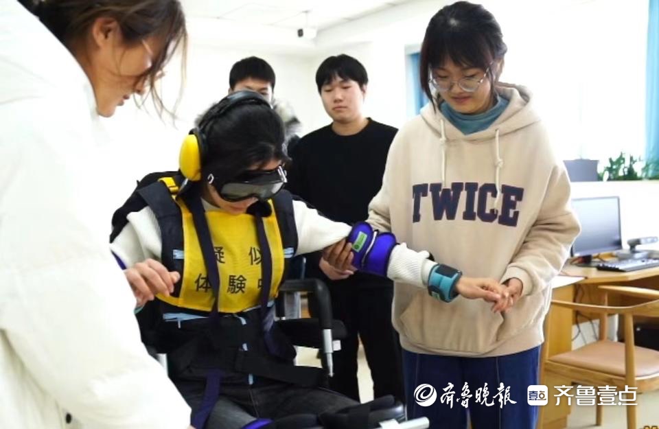 选择养老专业的大学生们：走近老年人，发现行业的“可爱”