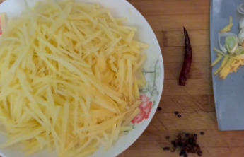 关爱女性健康·膳食作品展示|酸辣土豆丝