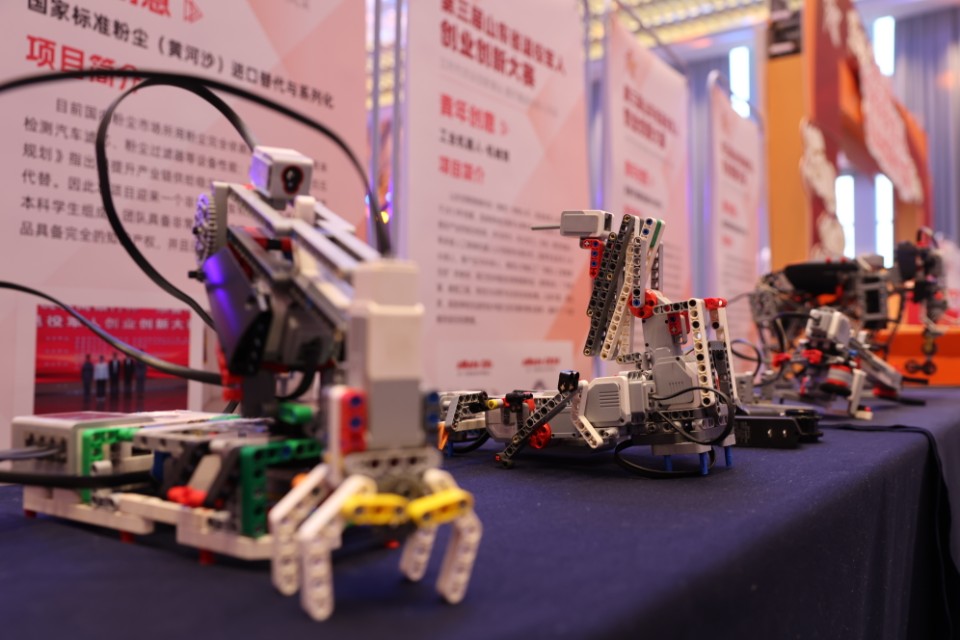 图集丨军创展上都有啥？30余家企业拳头产品亮相