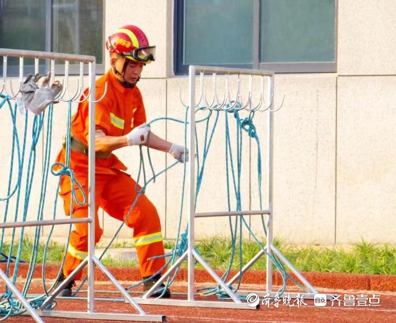 第二届“泰安最美消防员”事迹展播︱永不服输的火场斗士纪明志