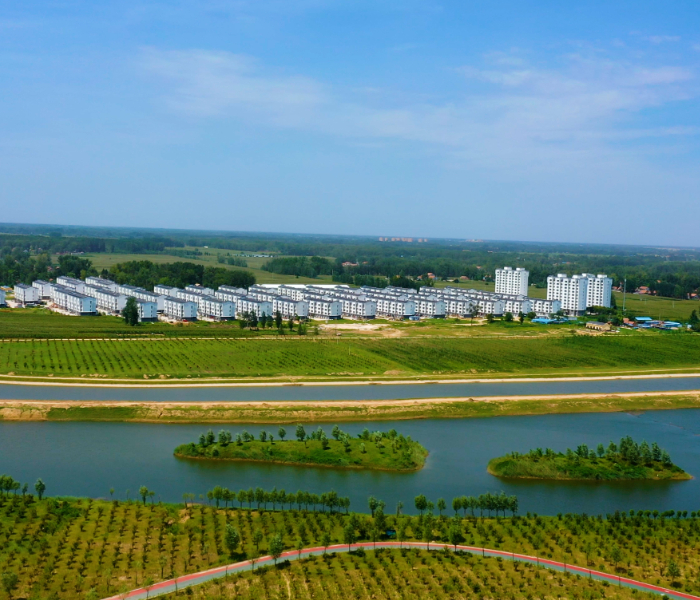 土地是发展之基、生态之要、生存之本，在保障经济发展，推动生态文明建设中肩负着重要历史使命。今年年初，自然资源部公布了全国首批自然资源节约集约示范县（市），山东21地入选。近期，齐鲁晚报·齐鲁壹点联合山东省自然资源厅，共同策划推出《“寸土”何以生“寸金”》系列报道，记者兵分多路走进山东自然资源节约集约示范县（市），探寻我省节约集约用地优秀案例背后的故事。