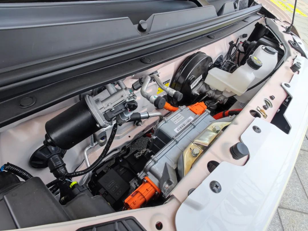 宏光miniev第三代马卡龙新增快充,续航215km无焦虑-齐鲁晚报网