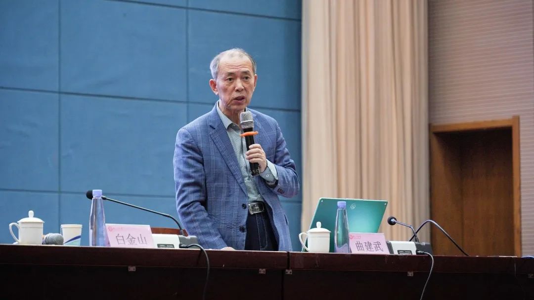 时代楷模全国劳动模范走进临沂大学