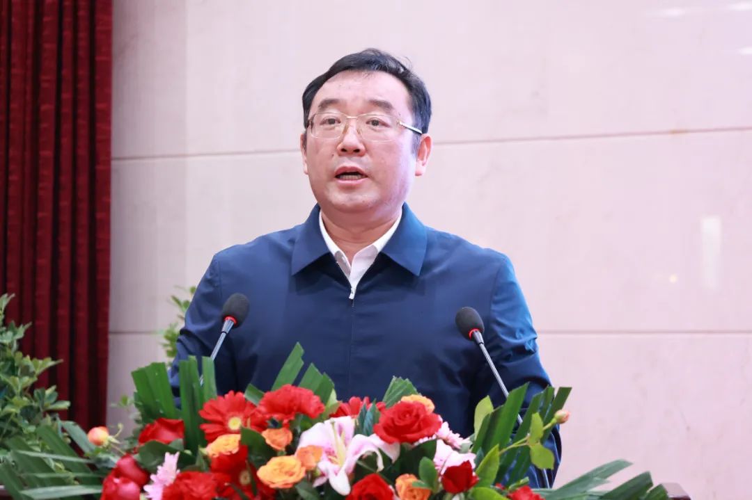 王东指出,全国名老中医传承工作室及治疗中心建设项