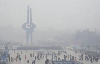 济南空气质量达重度污染水平，预计明天早上沙尘影响趋于结束
