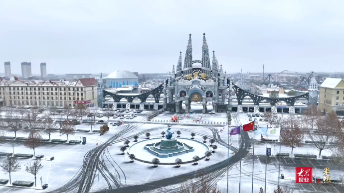 果然视频·瑞雪迎冬｜一下雪泉城欧乐堡仙气十足，氛围感拉满