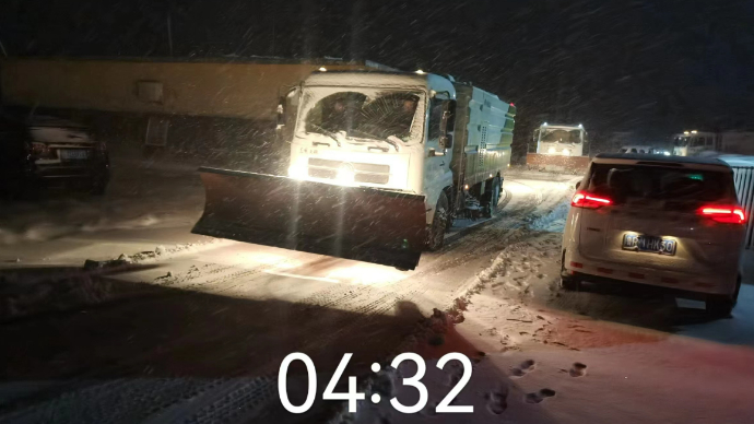 以雪为令！鄄城县综合行政执法局凌晨三点半开展除雪作业