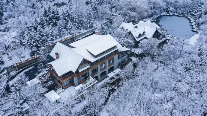 果然视频|鹅毛大雪降临济南南山，九如山美如水墨画