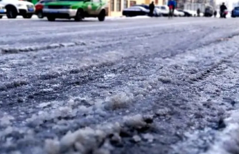 热闻丨暴雪+道路结冰+寒潮+大风齐袭山东，出门如何“防摔”？