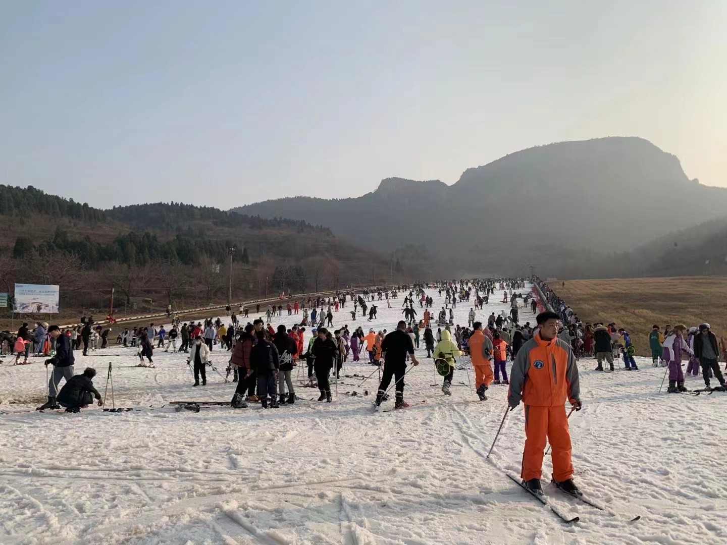 文旅观察|爆火的滑雪场：打卡盛行，“滑雪＋”产品越来越丰富