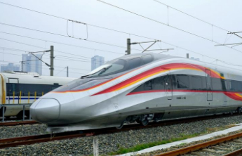 济南西站多趟高铁列车受降雪影响停运，购票旅客可全额退票