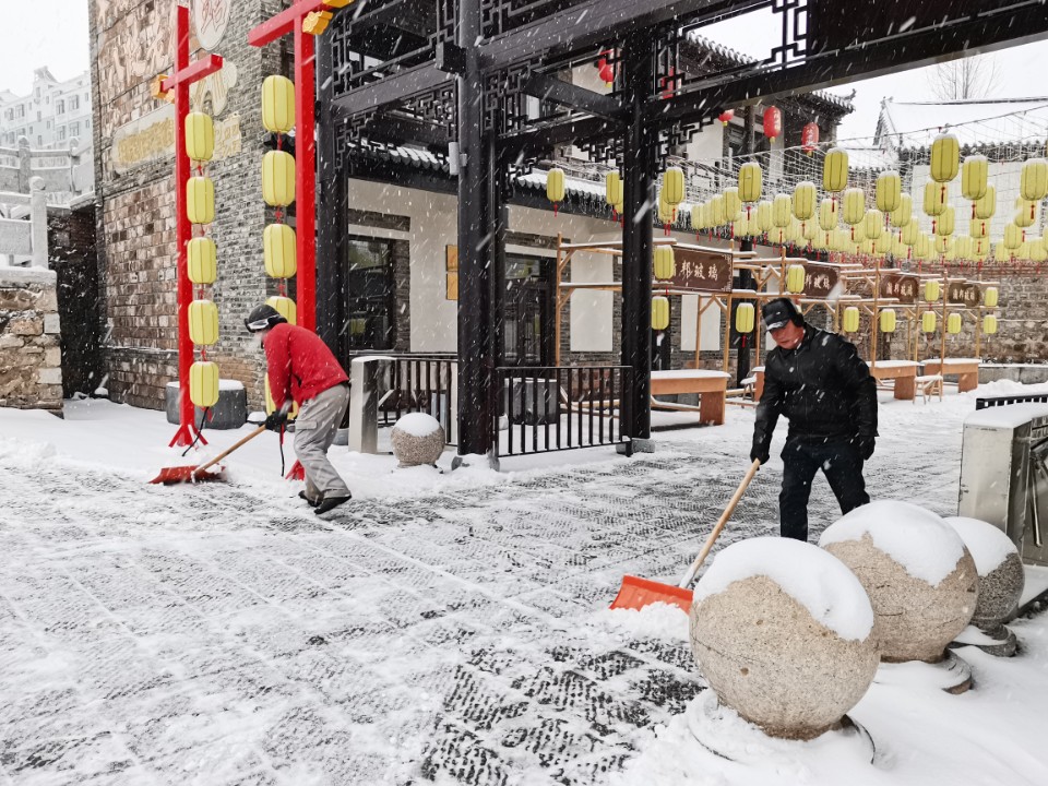 壹点图集丨悠然静谧，大雪与八陡老街撞了个满怀
