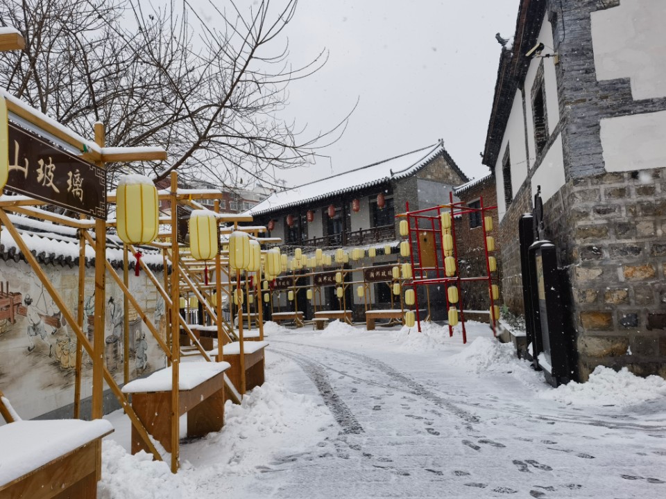 壹点图集丨悠然静谧，大雪与八陡老街撞了个满怀