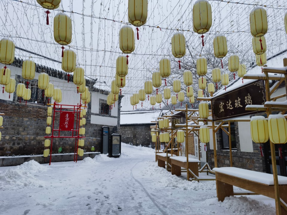 壹点图集丨悠然静谧，大雪与八陡老街撞了个满怀