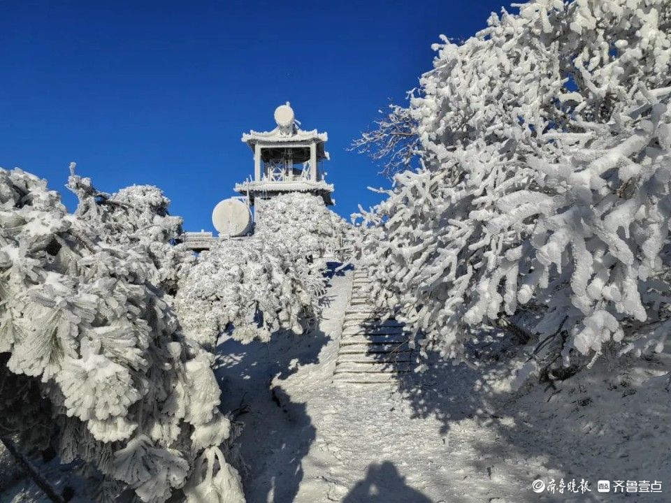雪后泰山白头岱顶现冰封世界