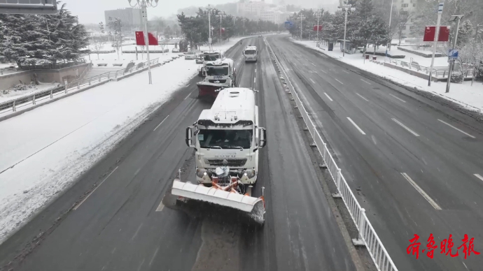 果然视频｜万人连续奋战高效清雪，彰显“环翠速度”