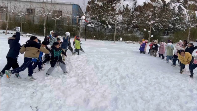 果然视频 | 威海翠竹小学操场上演“冰雪嘉年华”