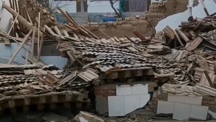 果然视频｜积石山居民：半夜12点头顶巨响，救援人员来得特别快