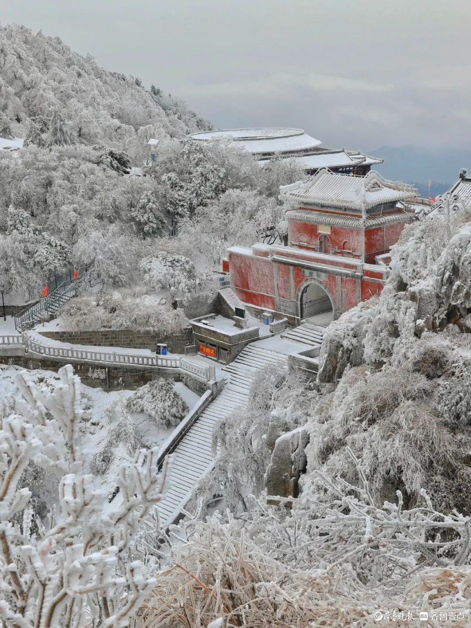 叮！特制“冰糖泰山”一份，请尽快品尝！