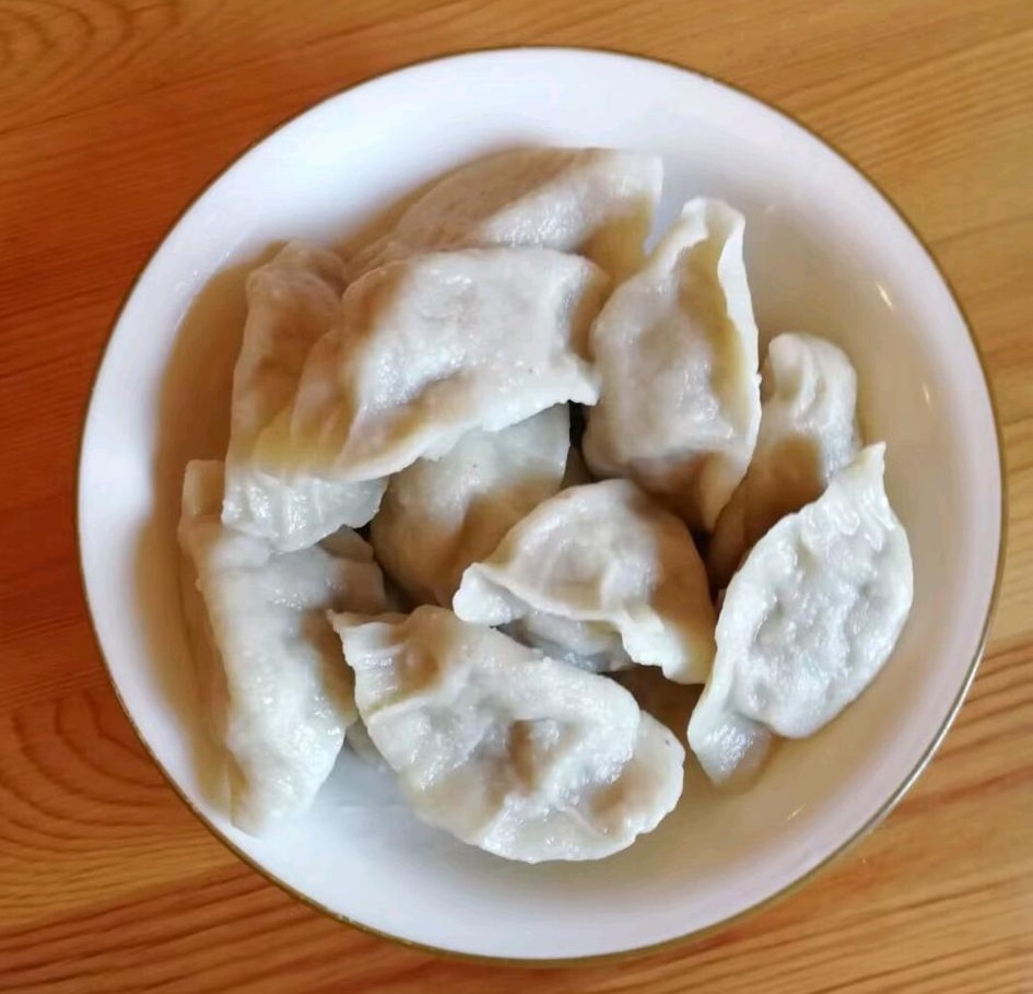 饺子选美大赛|鲜嫩多汁又美味!芹菜猪肉馅饺子,一家人的最爱