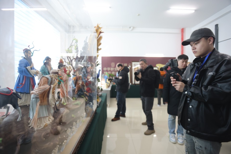 打卡鲁菜之都|龙须面能穿针，面塑传神！学院教师秀技艺引赞美