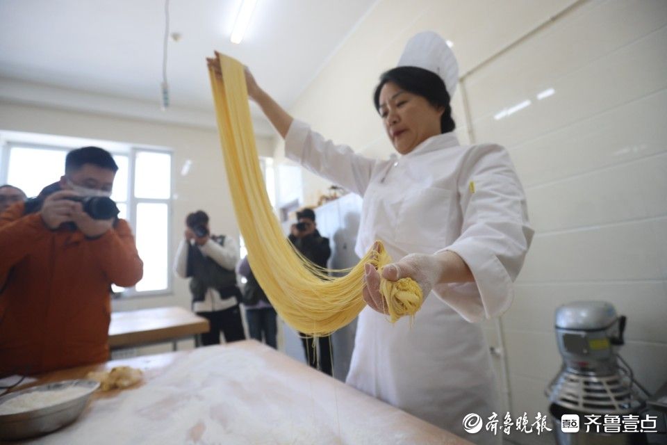 图集|技艺与创意共舞，烟台文化旅游职业学院师生共献舌尖盛宴