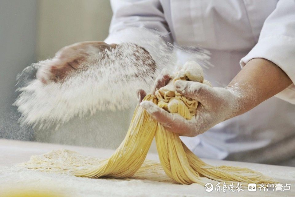 图集|技艺与创意共舞，烟台文化旅游职业学院师生共献舌尖盛宴