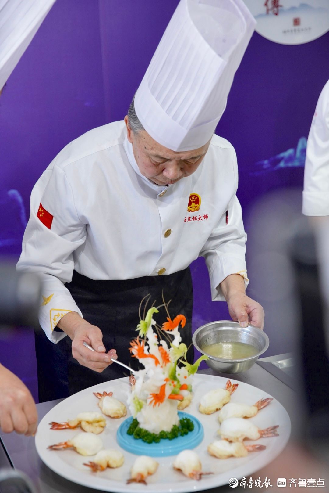 图集|名厨亮绝技！烟台鲁菜大师现场展示真功夫