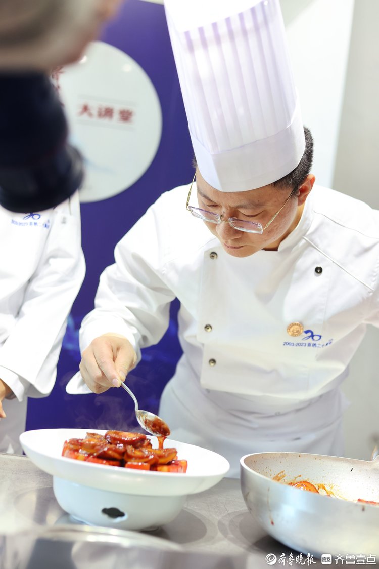 图集|名厨亮绝技!烟台鲁菜大师现场展示真功夫
