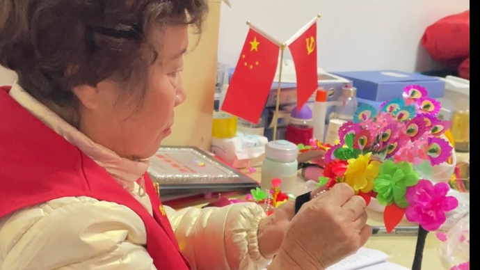 果然视频|热心公益十余载，年过七十的她被称赞“社区好大姐”